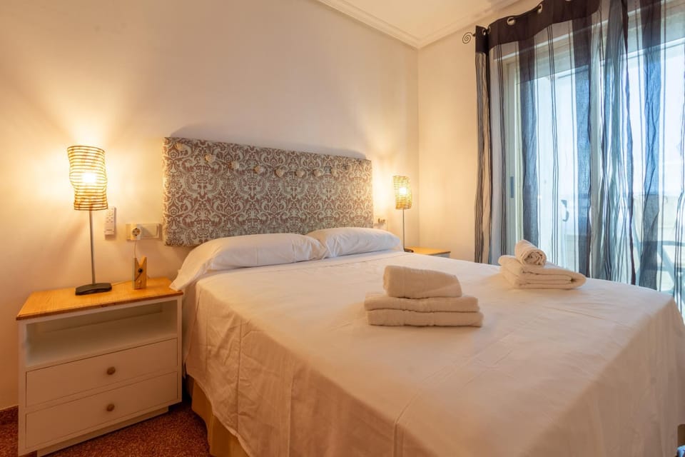 Apartamento en Arenales con Piscina y Terraza Soleada Apartment in Alacantí