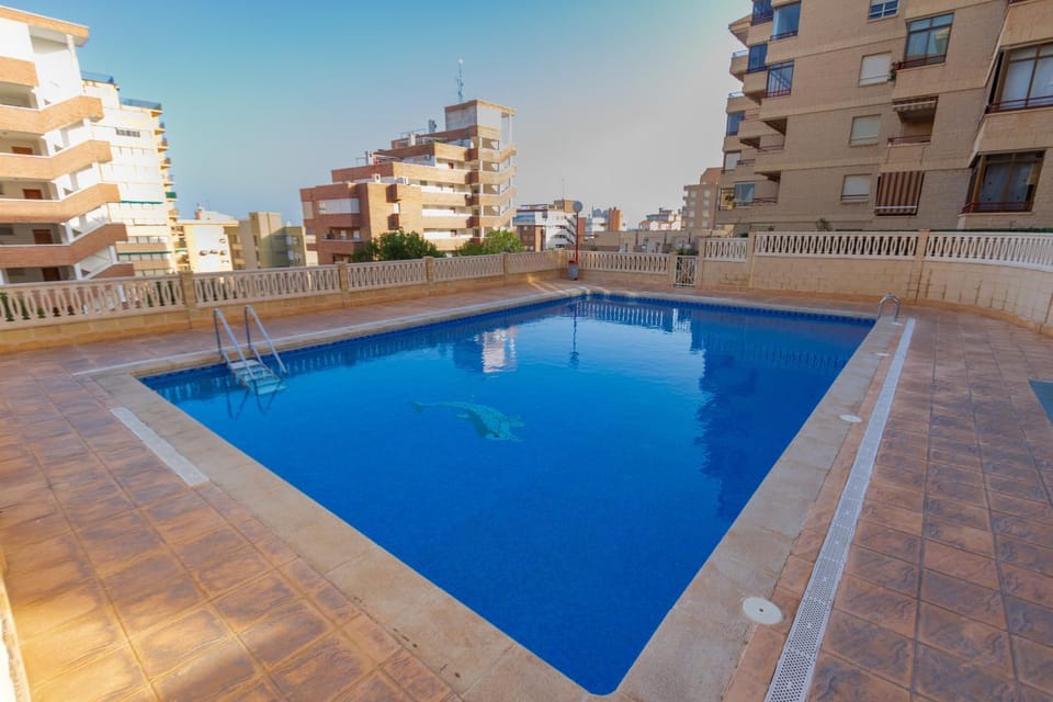 Apartamento en Arenales con Piscina y Terraza Soleada Apartment in Alacantí
