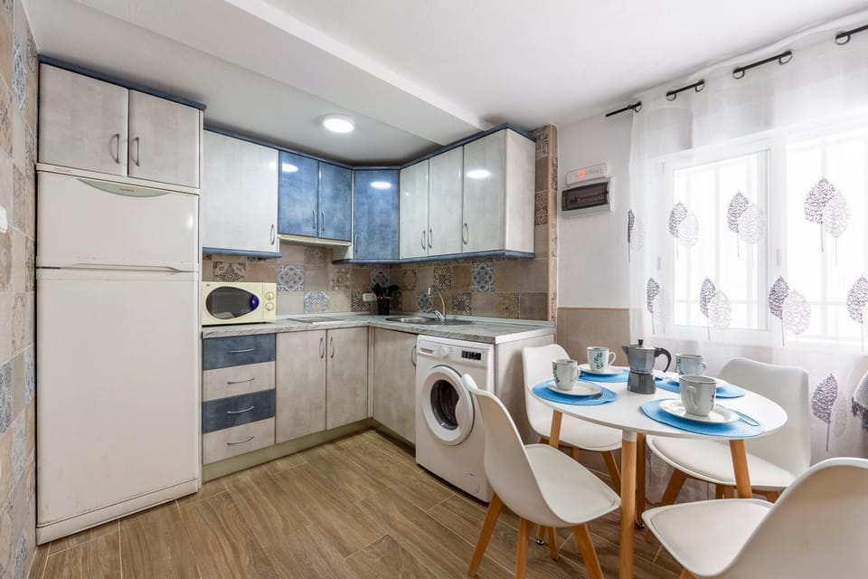Property building, Kitchen or kitchenette, Living room