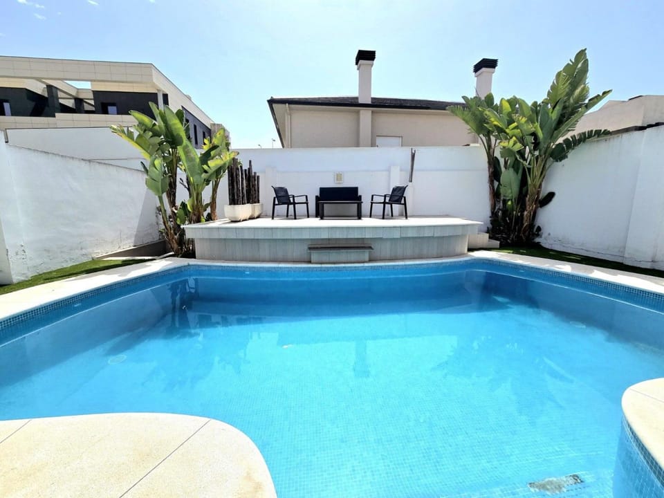 Pool view, Swimming pool