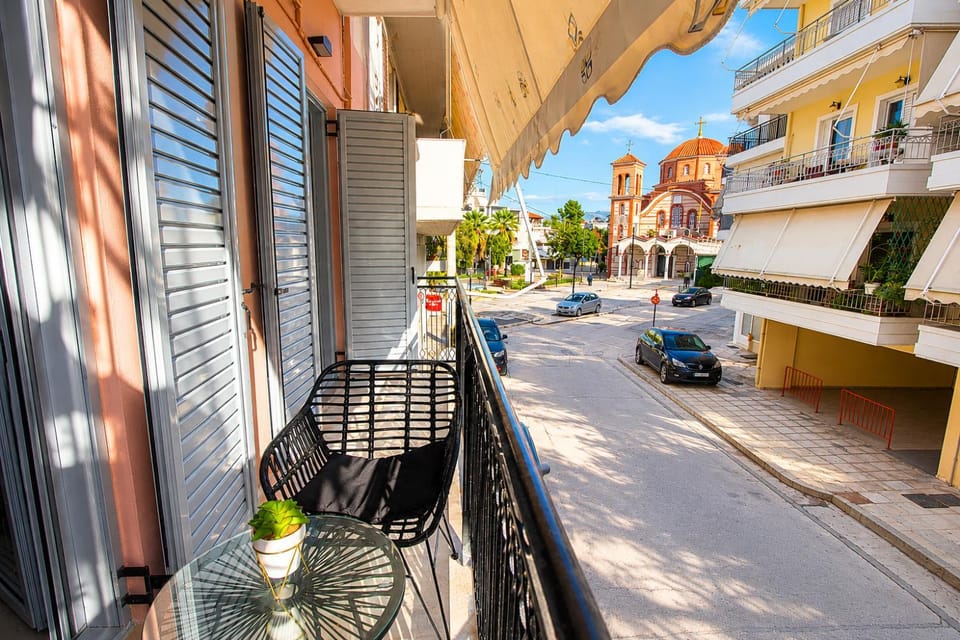 View (from property/room), Balcony/Terrace, Street view
