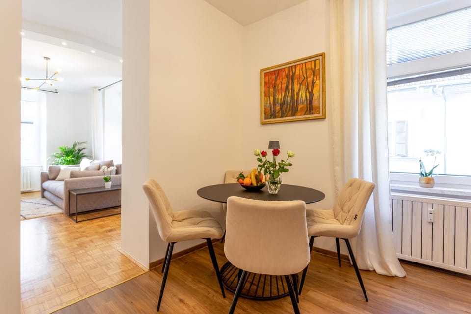 Living room, Seating area, Dining area