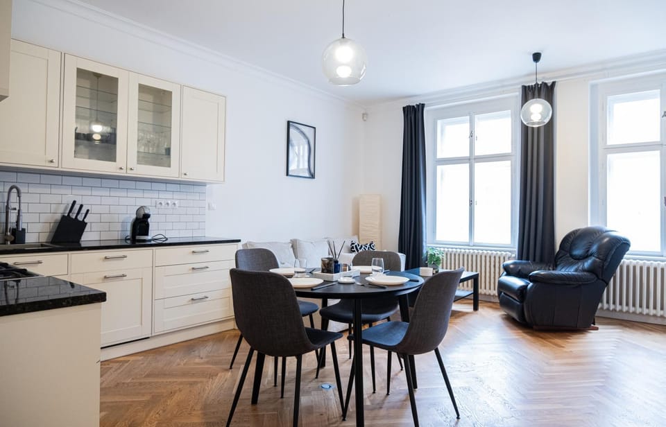 Living room, Dining area, kitchen