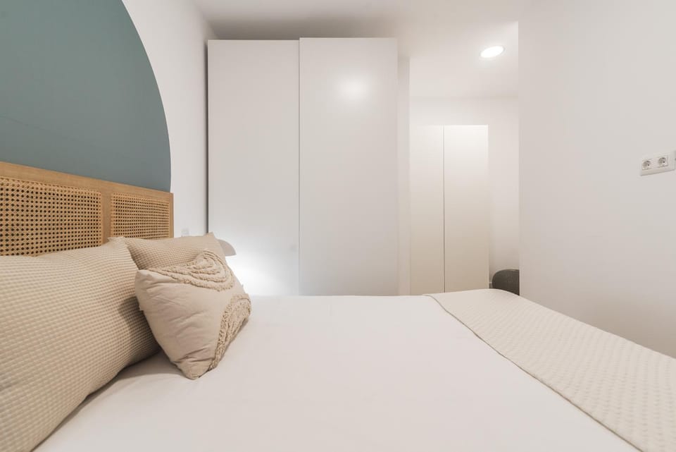 Bed, Photo of the whole room, Bedroom, wardrobe