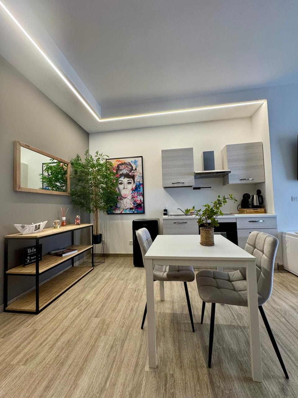 Kitchen or kitchenette, Living room, Dining area