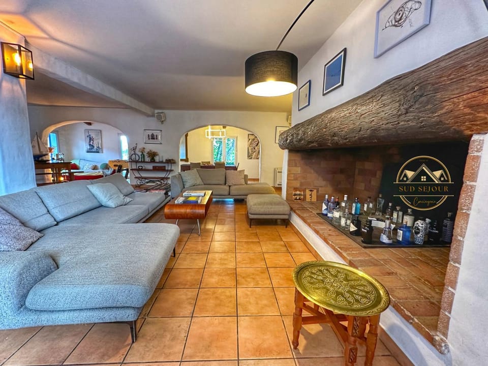 Living room, fireplace