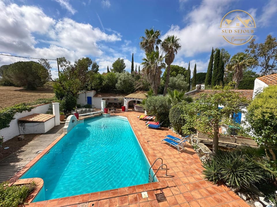 Property building, Day, BBQ facilities, Garden, Garden view, Pool view, Swimming pool, sunbed