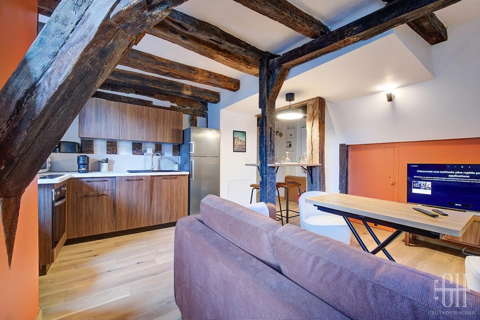 Kitchen or kitchenette, Living room