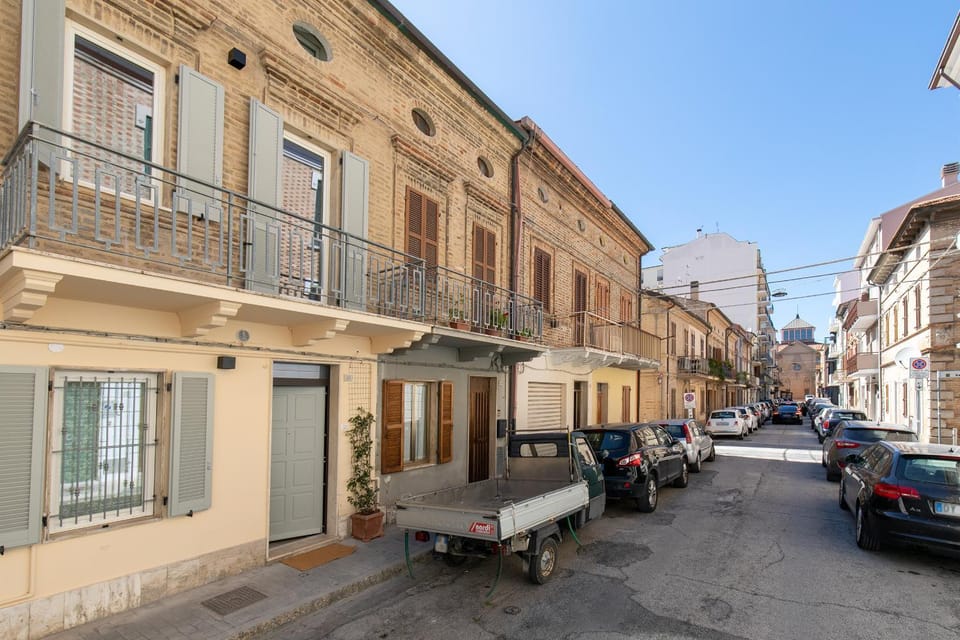 Property building, Neighbourhood, City view, Street view, Location