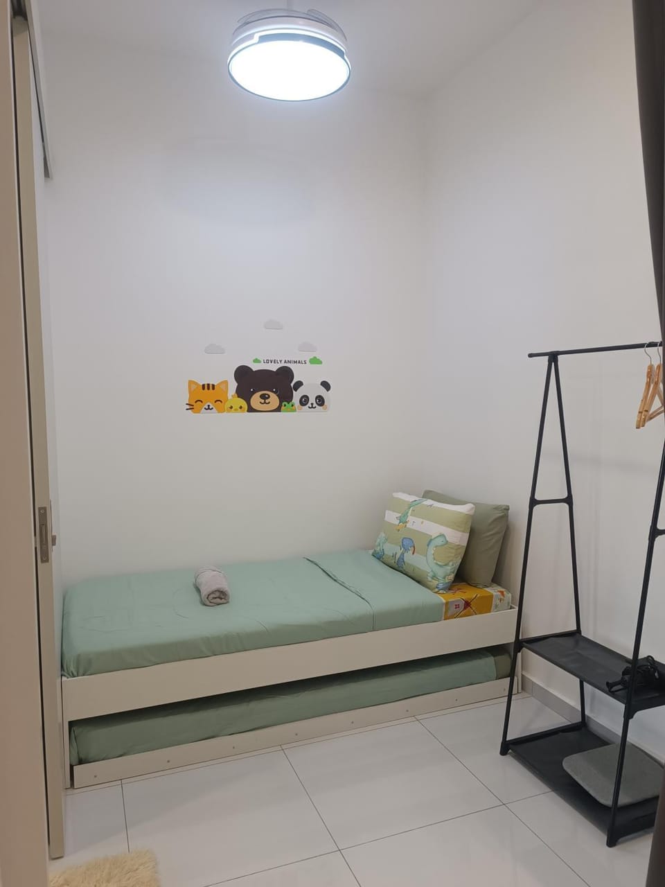 Bed, Photo of the whole room, Bedroom, bunk bed