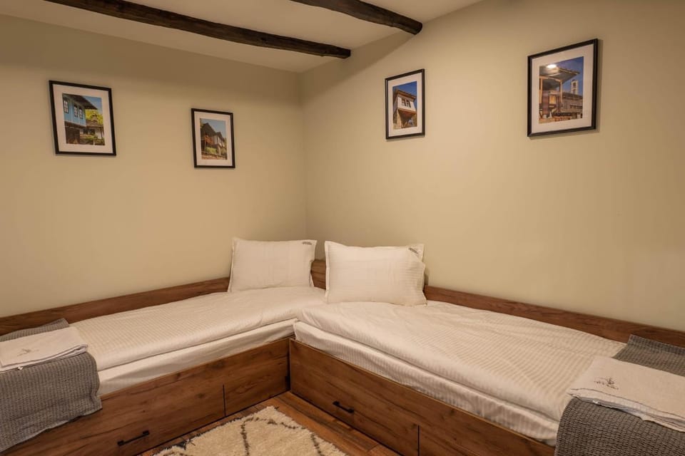 Bed, Photo of the whole room