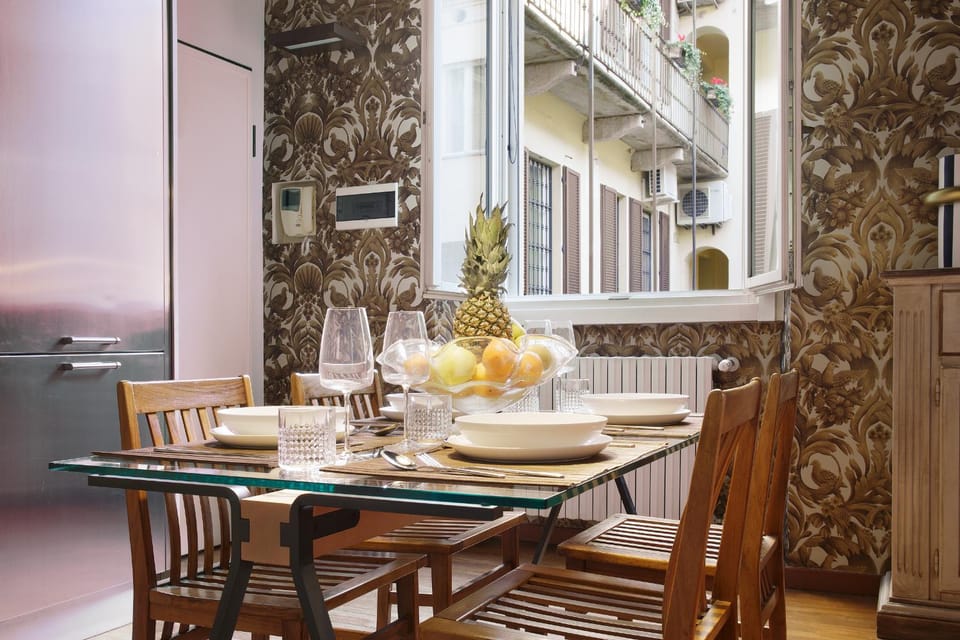Living room, Food and drinks, Dining area