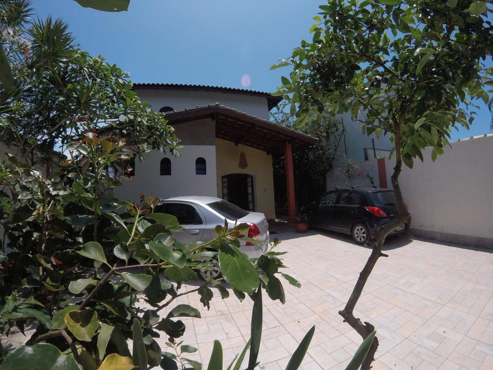Property building, Patio, Facade/entrance, Garden, Balcony/Terrace