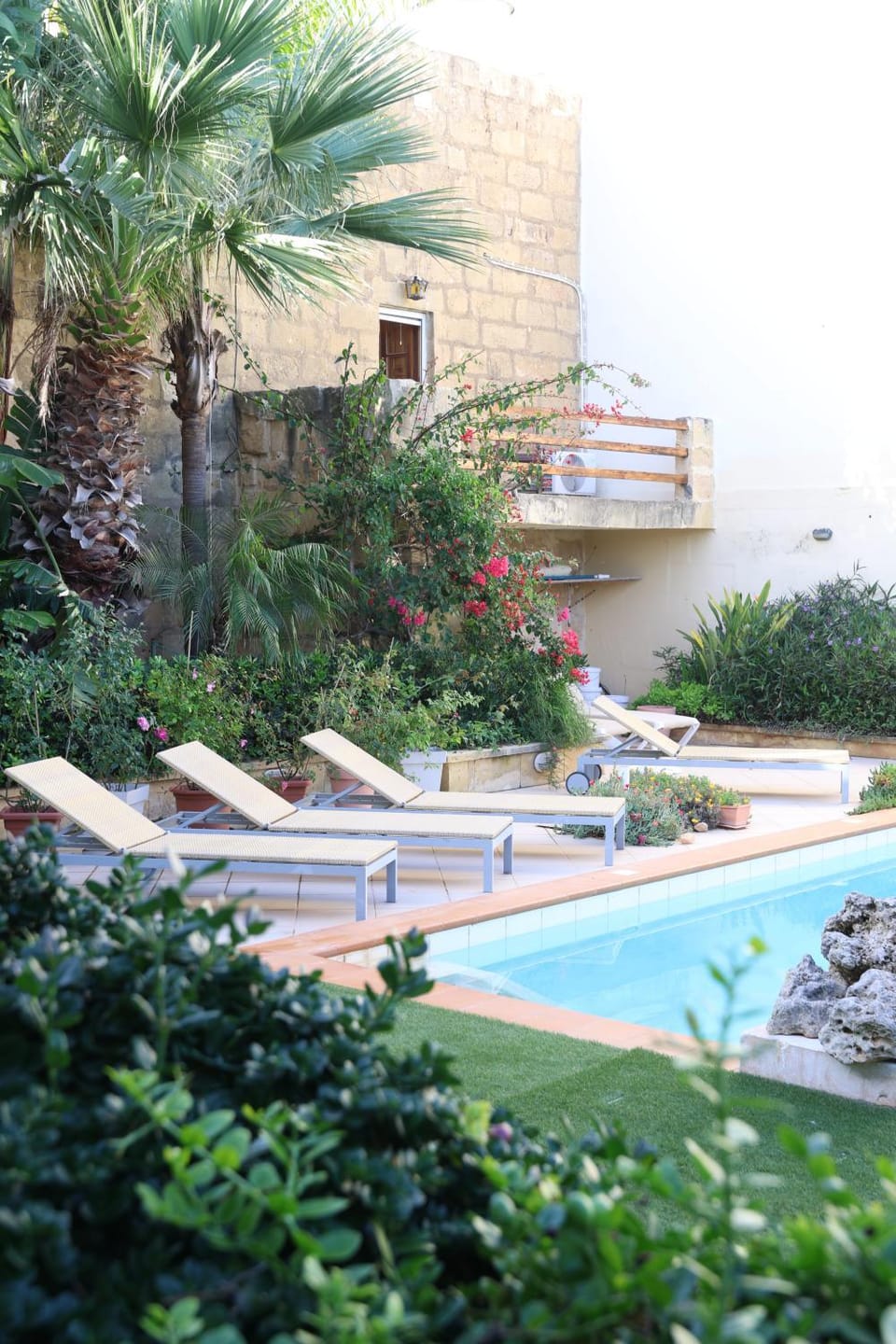 Property building, Garden view, Pool view, sunbed