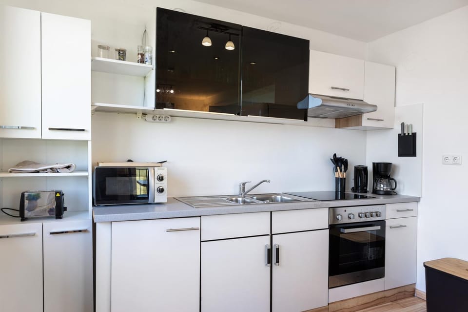 Kitchen or kitchenette, Living room