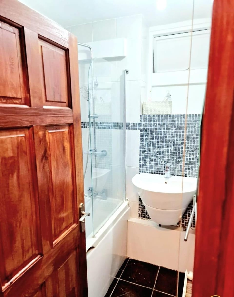 Whole flat in little Venice Apartment in City of Westminster