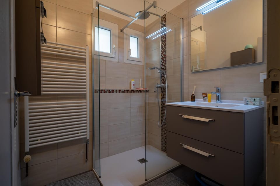Shower, Bathroom