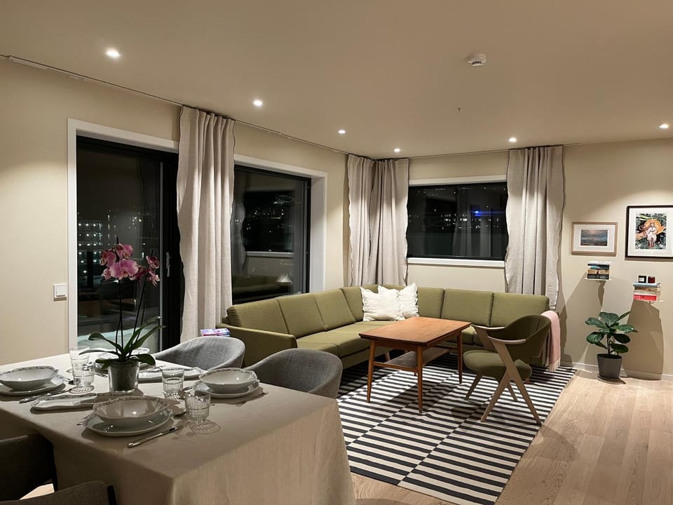 Living room, Seating area, Dining area