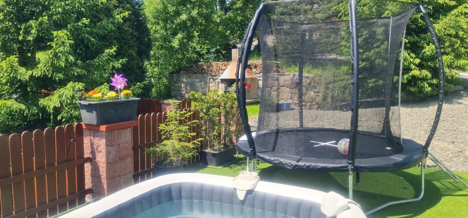Hot Tub, Garden view