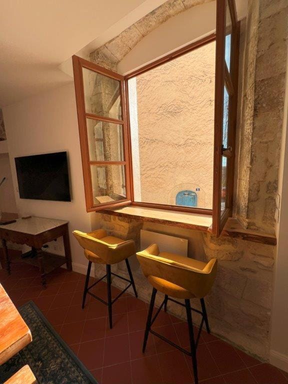 Authentic Maison in Old Town House in Forcalquier
