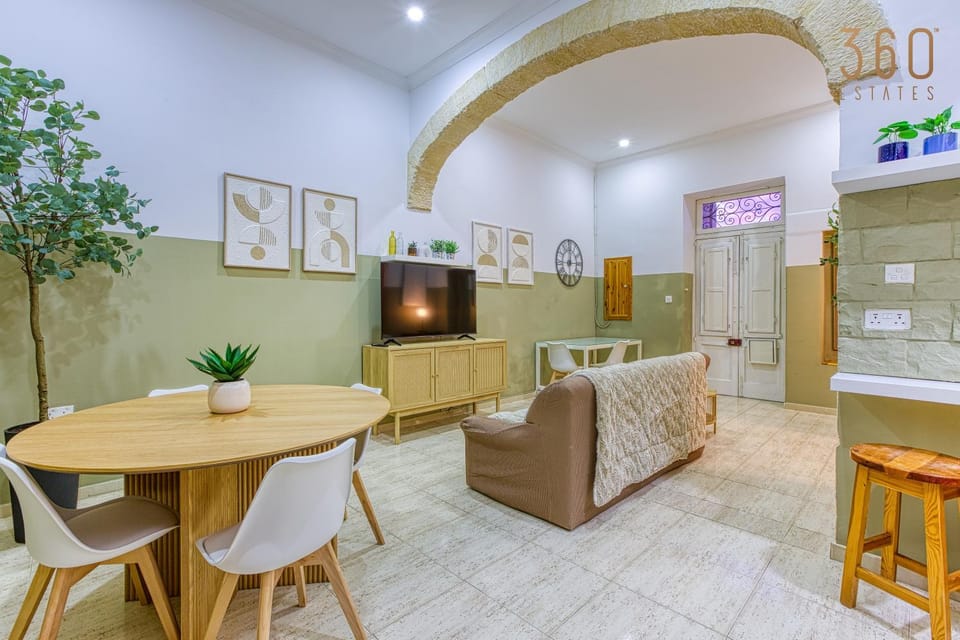Kitchen or kitchenette, Living room, Dining area, Evening entertainment