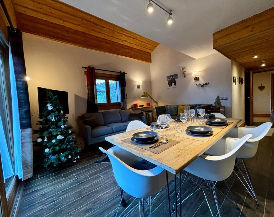 TV and multimedia, Kitchen or kitchenette, Living room, Dining area