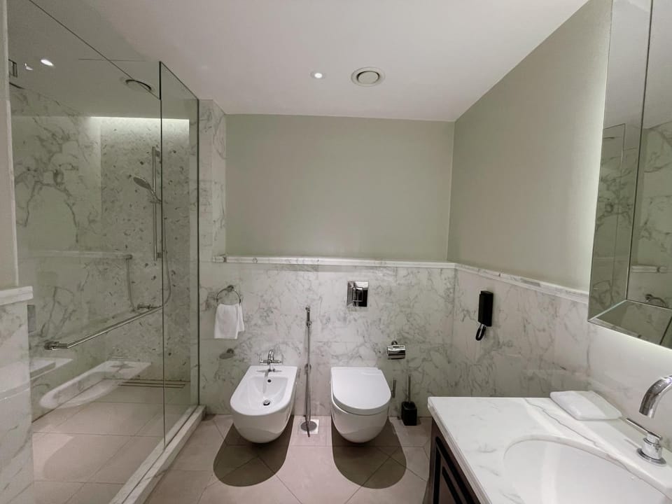 Apt Dubai Downtown Apartment in Dubai