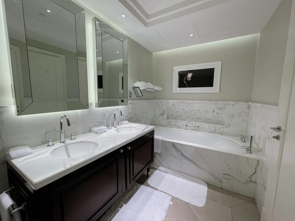 Apt Dubai Downtown Apartment in Dubai