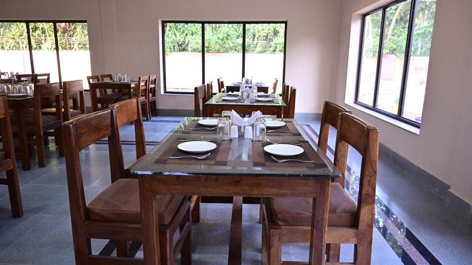 Restaurant/places to eat, Dining area