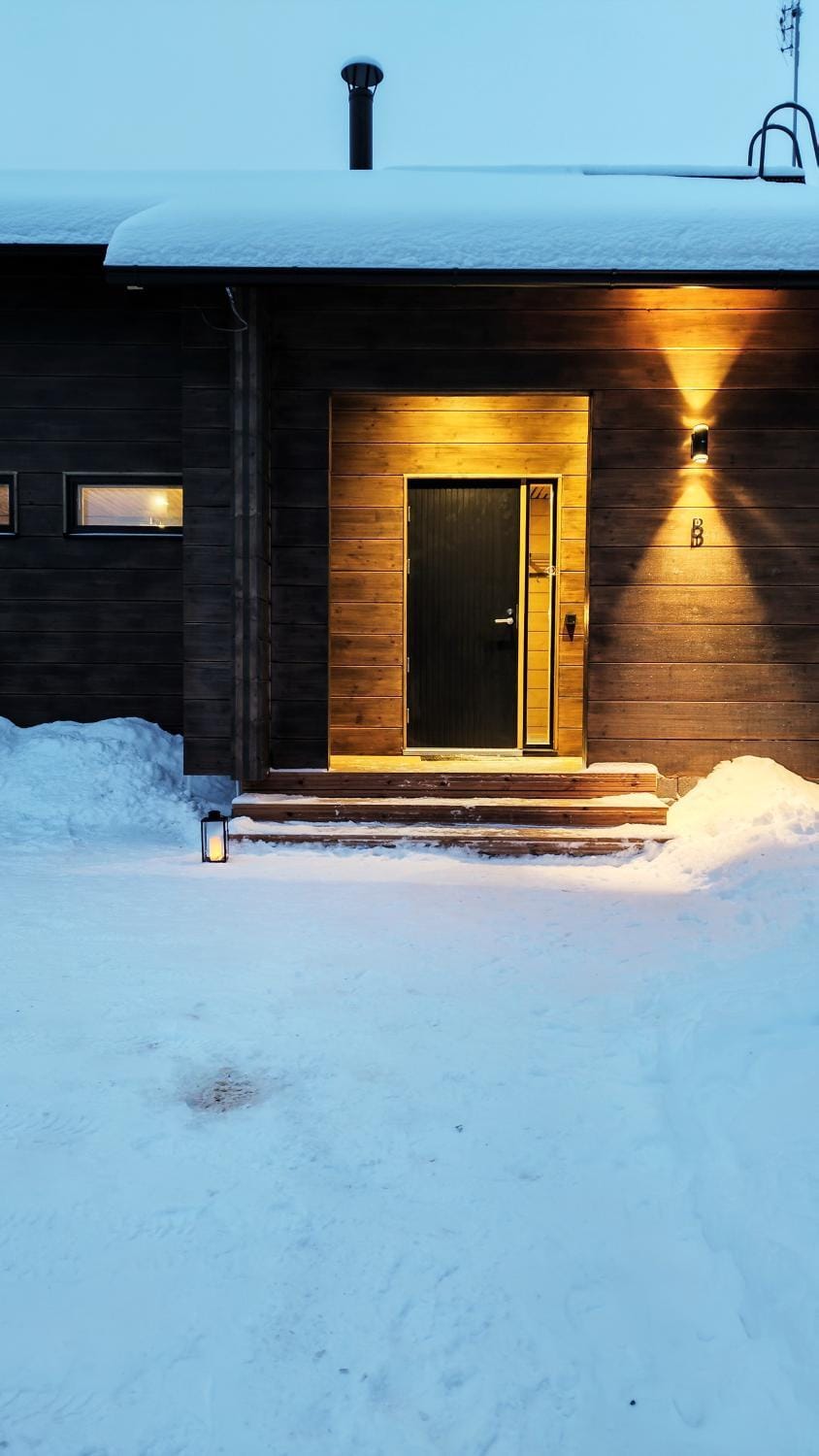 Property building, Facade/entrance, Winter