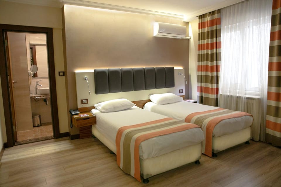 Bed, Bathroom, Photo of the whole room, Decorative detail, Bedroom