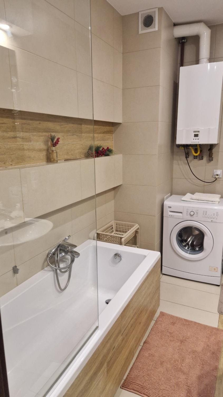 Bathroom, Bath, washing machine, dryer
