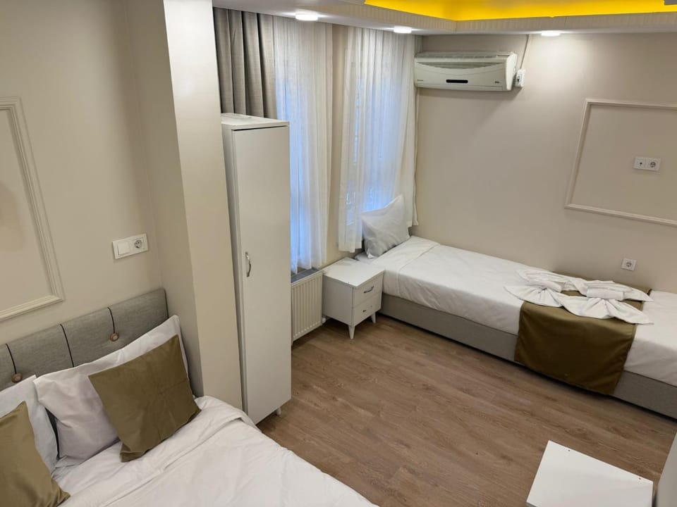 Bed, Photo of the whole room, Bedroom, internet, towels, wardrobe, air conditioner