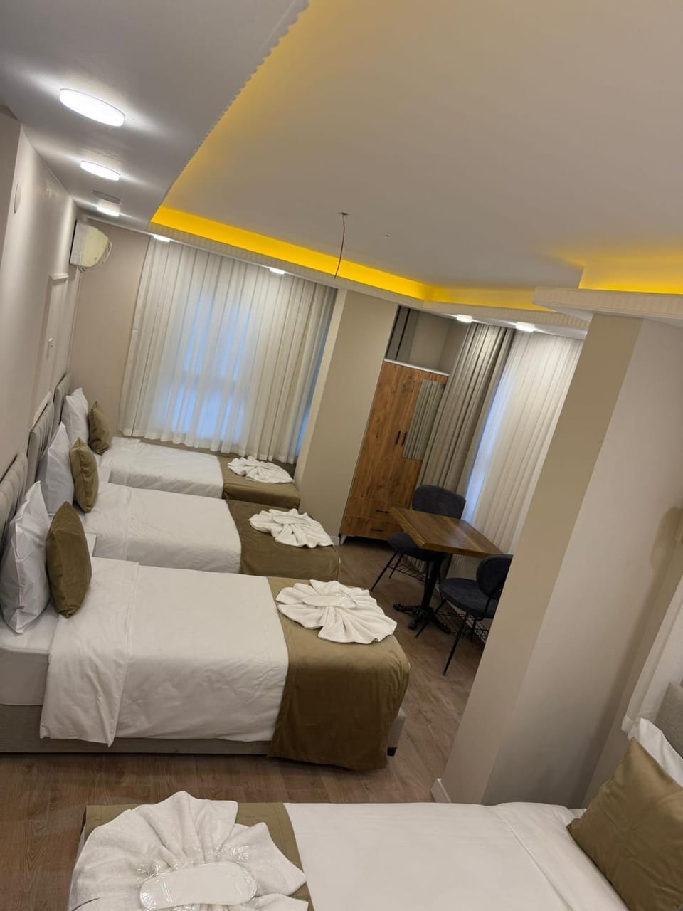 Bed, Living room, Photo of the whole room, Seating area, Bedroom, towels