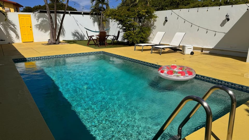 Swimming pool, Swimming pool
