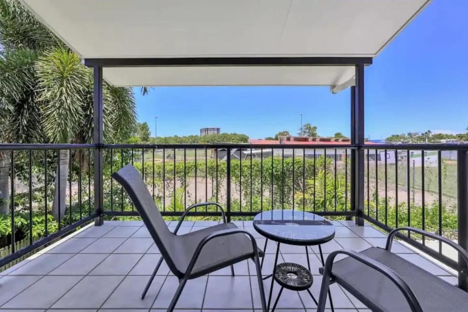 Botanic Beauty - Stunning 3 Bedroom Townhouse Apartment in Darwin