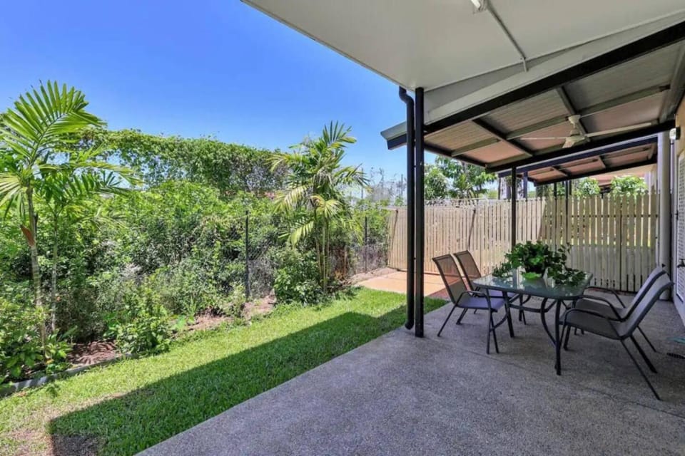 Botanic Beauty - Stunning 3 Bedroom Townhouse Apartment in Darwin