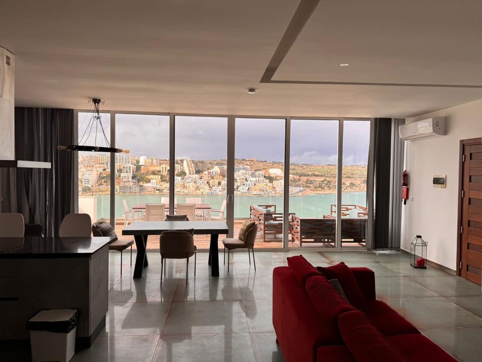 Balcony/Terrace, Living room, Seating area, Dining area