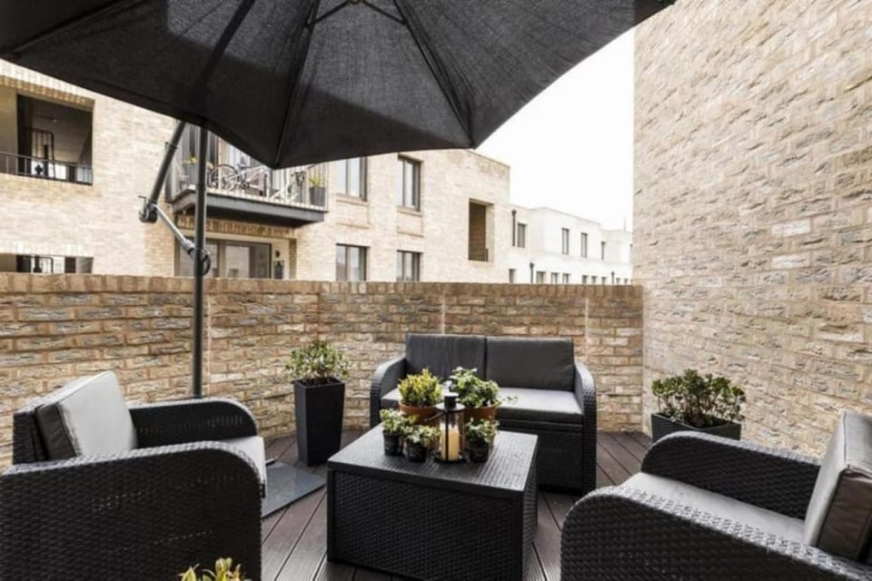Property building, Patio, View (from property/room), Balcony/Terrace, Balcony/Terrace, Living room, Seating area