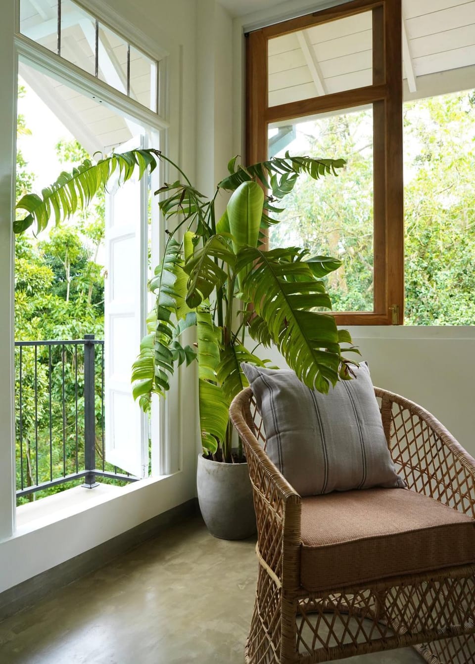 View (from property/room), Balcony/Terrace, Seating area, Garden view