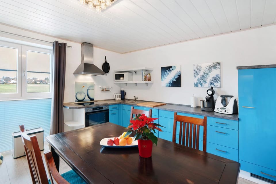 Property building, Kitchen or kitchenette, Living room