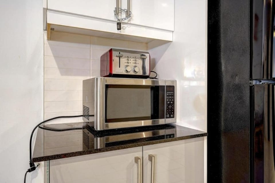 #1 - Big Loft - Plaza St-hubert Apartment in Laval