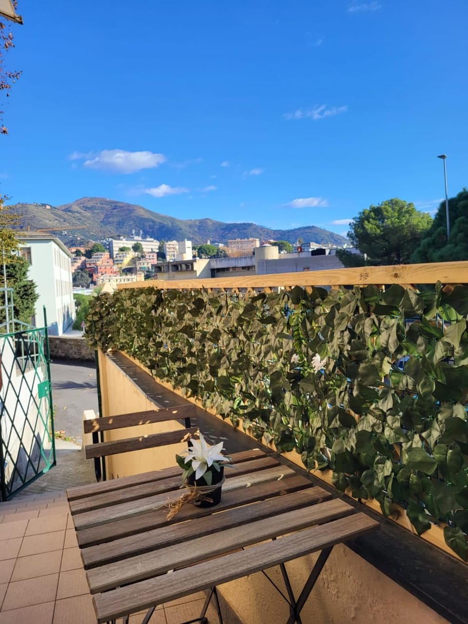Balcony/Terrace, Mountain view