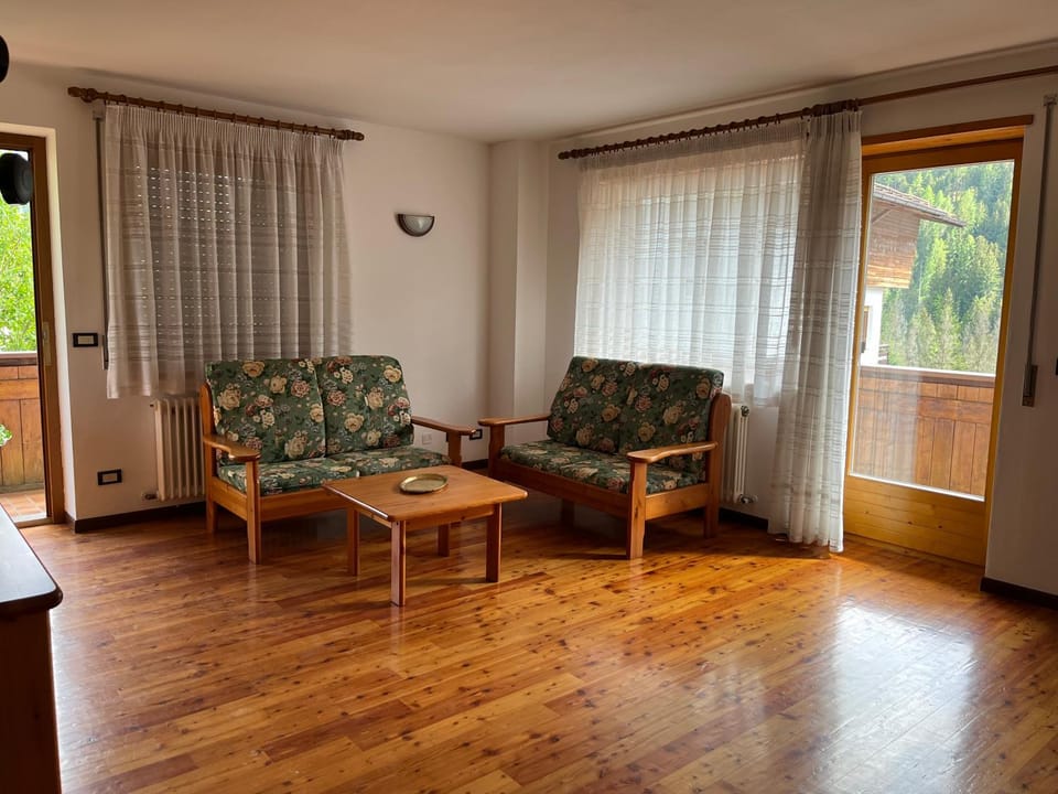 TV and multimedia, Balcony/Terrace, Living room