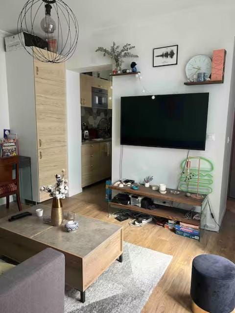 Communal lounge/ TV room, TV and multimedia, Living room