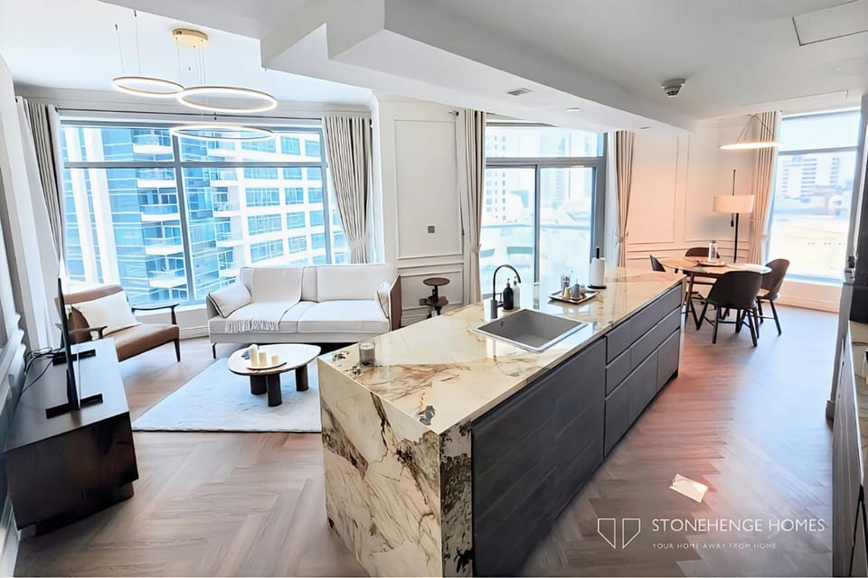 Kitchen or kitchenette, Living room, Seating area, Dining area