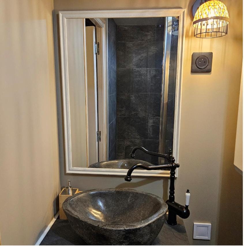 Studio Rustique en Cœur de Ville Apartment in Wallonia, Belgium