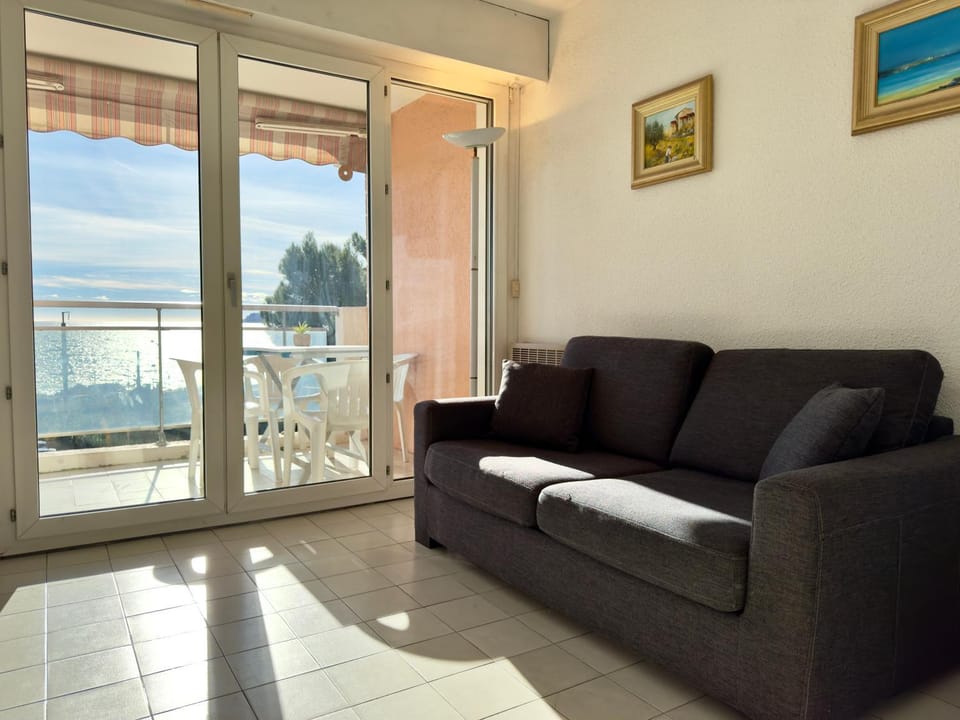 Natural landscape, Balcony/Terrace, Living room, Sea view