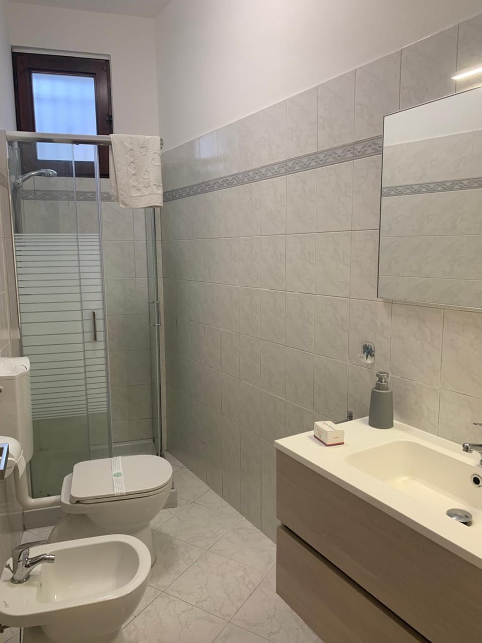 Shower, Toilet, bidet