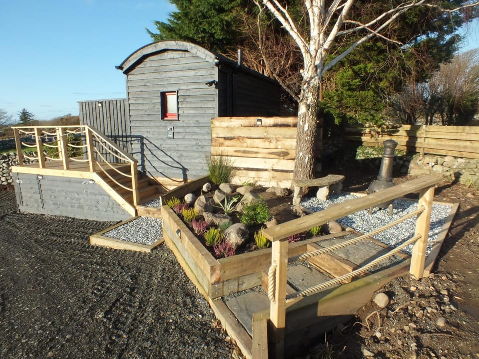 Ty'r Bugail - Shepherds Hut Campground/ 
RV Resort in Wales